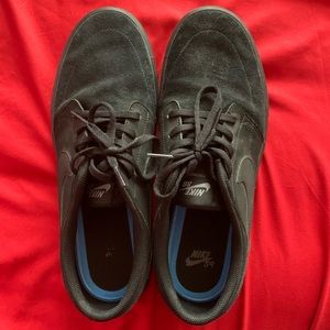 Nike SB black suede shoes